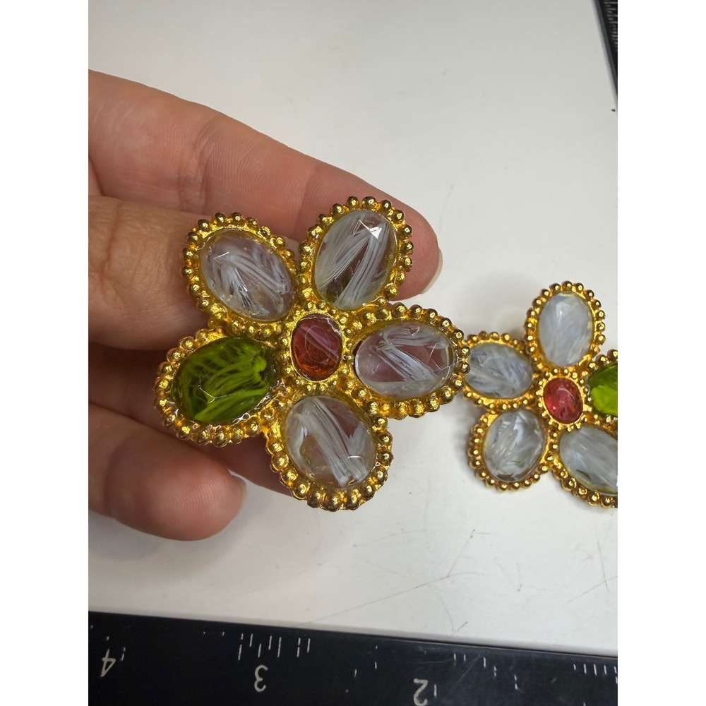Vintage Gold Tone Poured Glass Flower Clip On Earrings Green Red White Petals